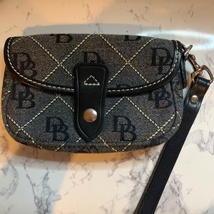 VINTAGE Dooney & Bourke black wristlet